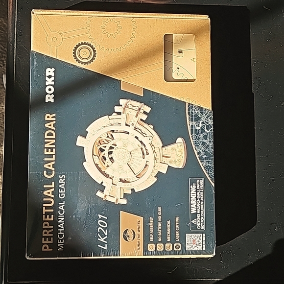 Perpetual Calendar - Picture 2 of 11